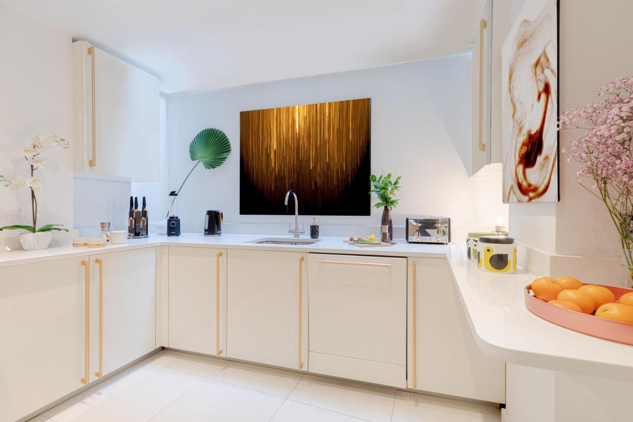 Explore The Most Exquisite West-End From A Harrods Family And Couple Home ลอนดอน ภายนอก รูปภาพ