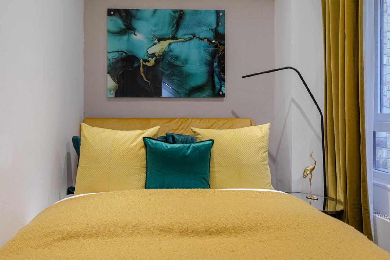 Explore The Most Exquisite West-End From A Harrods Family And Couple Home ลอนดอน ภายนอก รูปภาพ
